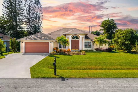 3110 SE Galt Cir, Port Saint Lucie, FL 34984