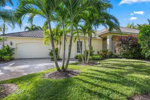2587 Players Ct, Wellington, FL 33414