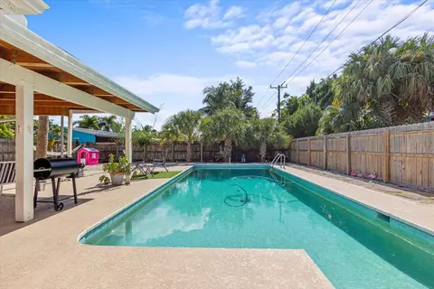 602 SE Flamingo Ave, Stuart, FL 34996