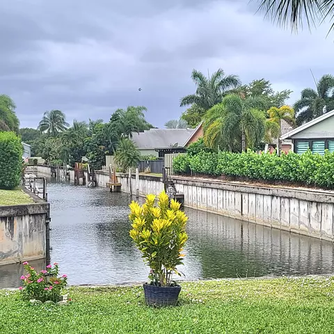 1950 NW 13th St #102, Delray Beach, FL 33445