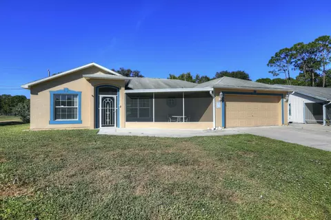 8215 97th Ct, Vero Beach, FL 32967