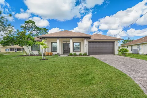 5834 NW Lomb Ct, Port Saint Lucie, FL 34986