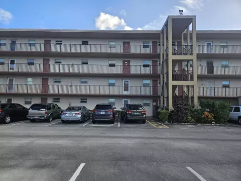 225 Bonnie Blvd #108, Palm Springs, FL 33461