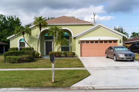 114 Queens Ln, Royal Palm Beach, FL 33411