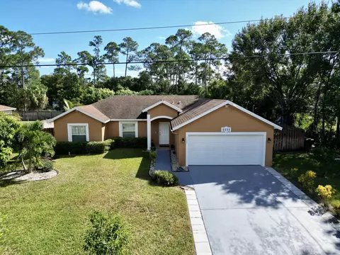 1111 SW East Louise Cir, Port Saint Lucie, FL 34953