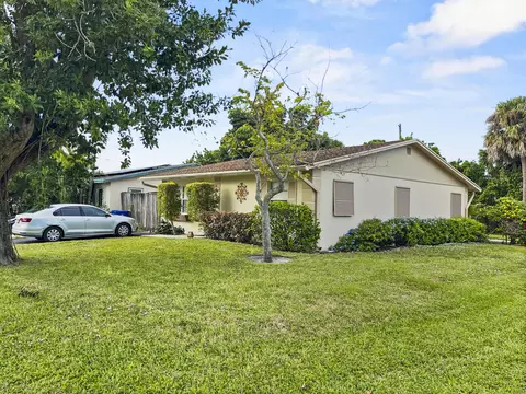 1001 Comanche St, Jupiter, FL 33458