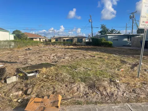 546 W 4th St, Riviera Beach, FL 33404