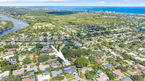 2068 Radnor Rd, North Palm Beach, FL 33408