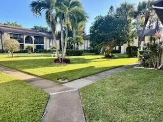 313 Pine Ridge Cir #C-2, Greenacres, FL 33463