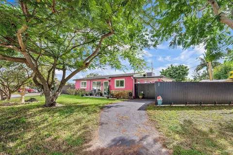 960 Tripp Dr, West Palm Beach, FL 33413