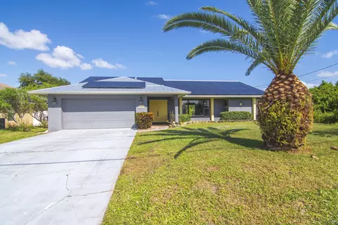 111 SW Glenwood Dr, Port Saint Lucie, FL 34984