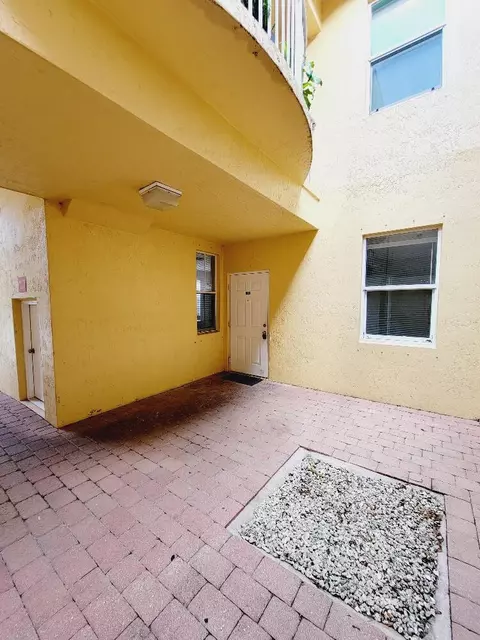 2111 Shoma Dr, Royal Palm Beach, FL 33414