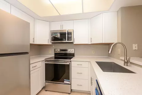 1500 SE Royal Green Cir #106, Port Saint Lucie, FL 34952