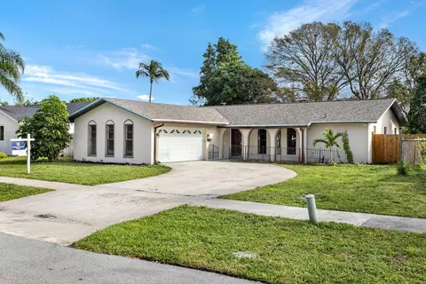1009 Alamanda Dr, North Palm Beach, FL 33408