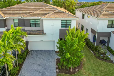 8698 Corvus Dr, Lake Worth, FL 33467