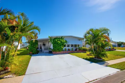 1749 Coco Plum St NE, Palm Bay, FL 32905