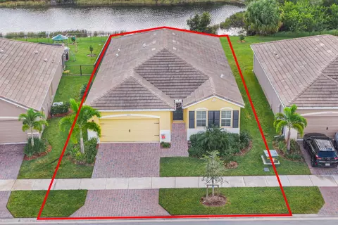 10553 SW Toren Way, Port Saint Lucie, FL 34987