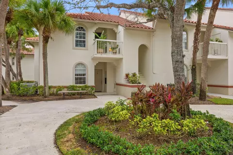 119 Cypress Point Dr, Palm Beach Gardens, FL 33418