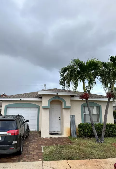 529 E Ridge Cir N, Boynton Beach, FL 33435