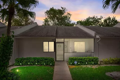 104 Sunshine Blvd, Royal Palm Beach, FL 33411