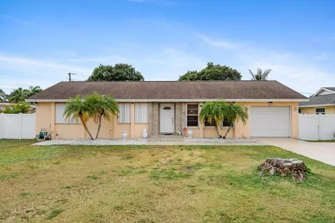 6915 Osborne Dr, Lake Worth, FL 33462