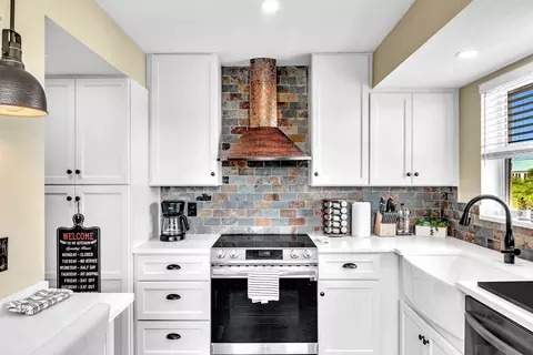 4 Colonial Club Dr #305, Boynton Beach, FL 33435