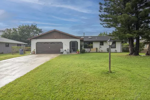 642 SE Voltair Ter, Port Saint Lucie, FL 34983