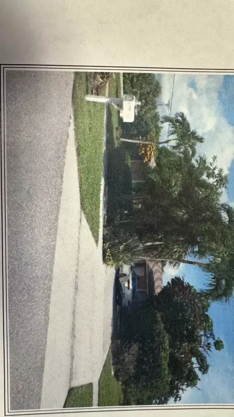 96 E Pinehill Trl E, Tequesta, FL 33469