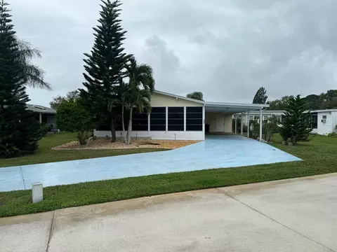 2800 Hook Ct, Port Saint Lucie, FL 34952