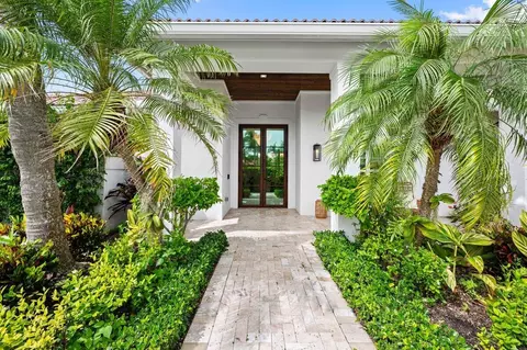 160 Beacon Ln, Jupiter Inlet Colony, FL 33469