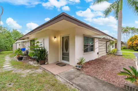 5115 Rose Hill Dr, Boynton Beach, FL 33437