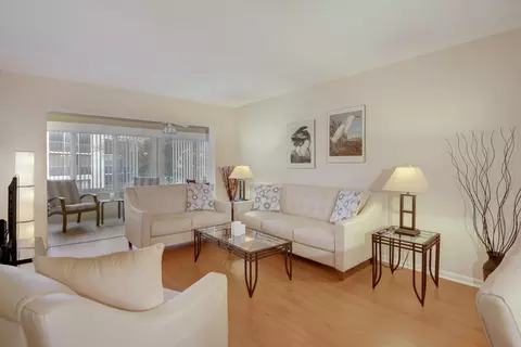 3186 Via Poinciana #305, Lake Worth, FL 33467