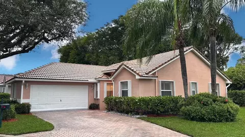 5385 Grande Palm Cir, Delray Beach, FL 33484