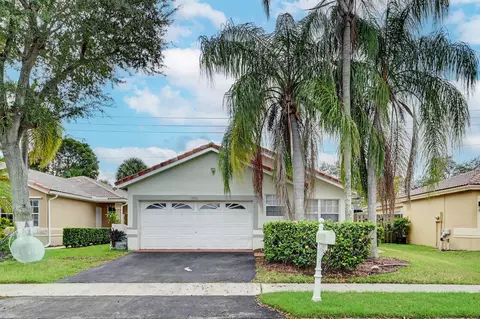 7880 NW 24th St, Margate, FL 33063