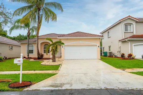 2585 SE 4th Pl, Homestead, FL 33033