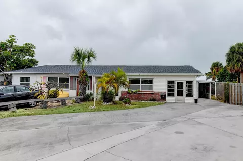 68 N El Mar Dr, Jensen Beach, FL 34957