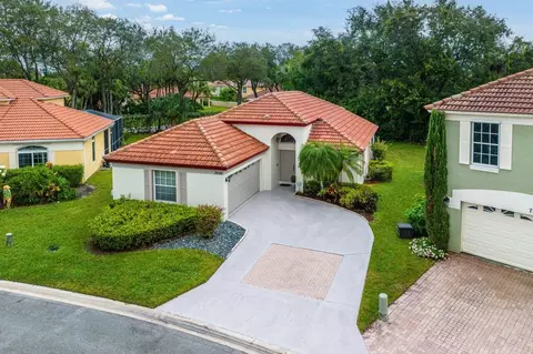 7030 Galleon Cove Cir, Riviera Beach, FL 33418