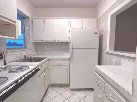 1118 Lake Ter #201, Boynton Beach, FL 33426
