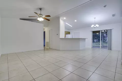702 NW Kilpatrick Ave, Port Saint Lucie, FL 34983