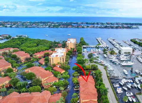 900 Scotia Dr #303, Hypoluxo, FL 33462