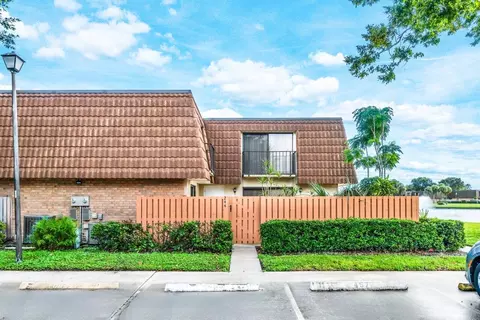 244 Charter Way, West Palm Beach, FL 33407