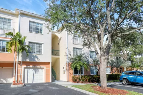 3310 Myrtlewood Cir E, Palm Beach Gardens, FL 33418