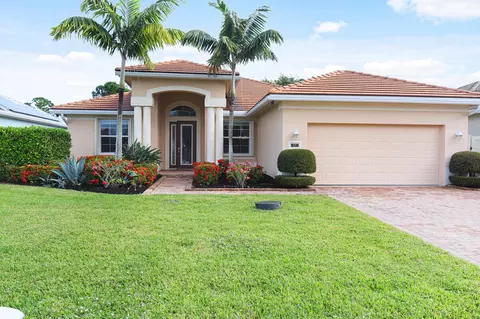 437 NW Sunflower Pl, Jensen Beach, FL 34957