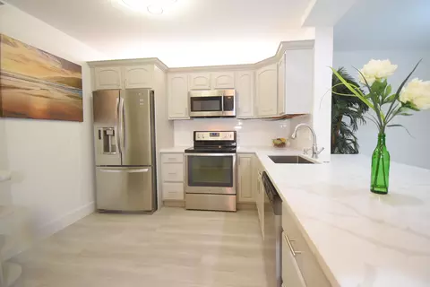 18800 Jolson Ave #7, Boca Raton, FL 33496