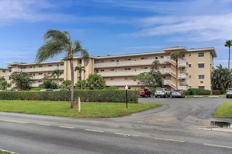 2615 S Garden Dr #202, Lake Worth, FL 33461