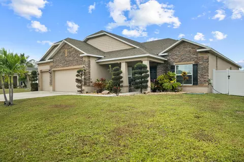 487 SW Feldman Ave, Port Saint Lucie, FL 34953