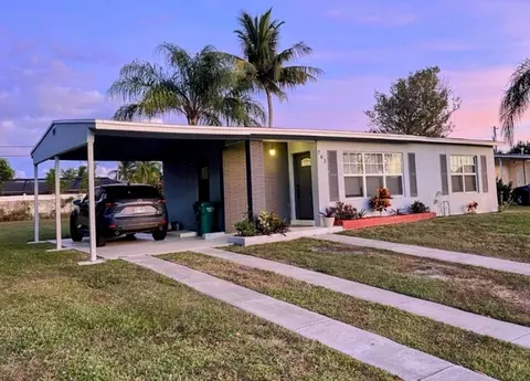 763 SE Airoso Blvd, Port Saint Lucie, FL 34983
