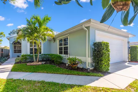 3573 SW Coco Palm Dr, Palm City, FL 34990