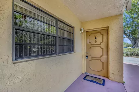 4491 Crystal Lake Dr #101 B, Pompano Beach, FL 33064