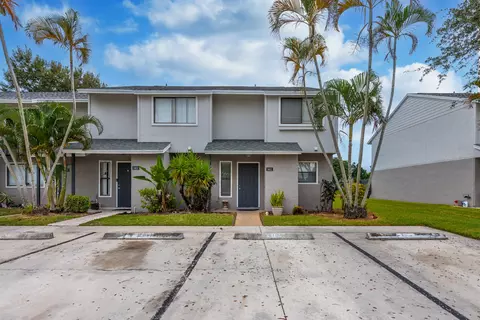 3401 Poolside Dr, Greenacres, FL 33463
